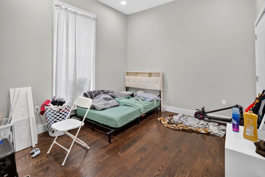 More Photos Of 83 Beaver St, Albany Apartments For Sale