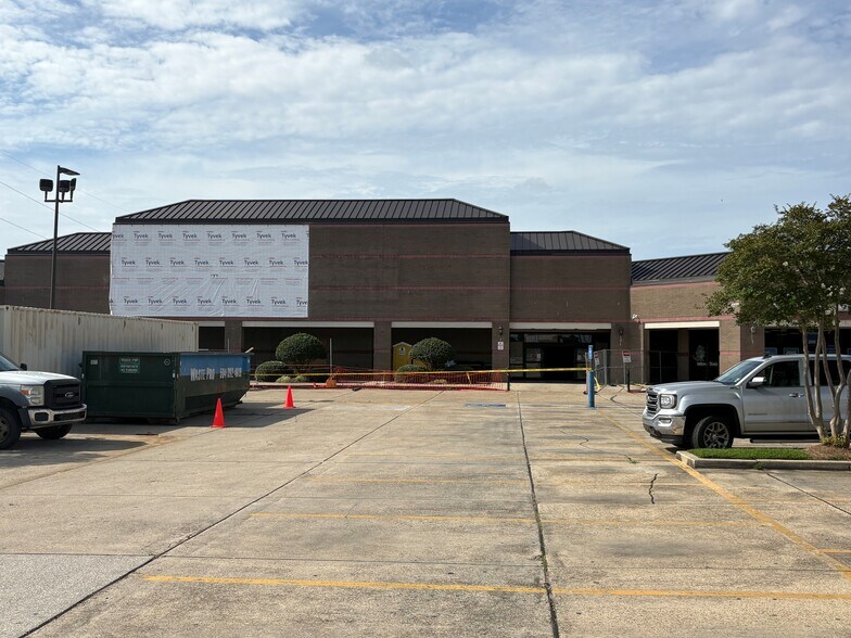 More Photos Of 201-225 Veterans Memorial Blvd, Metairie Freestanding For Lease