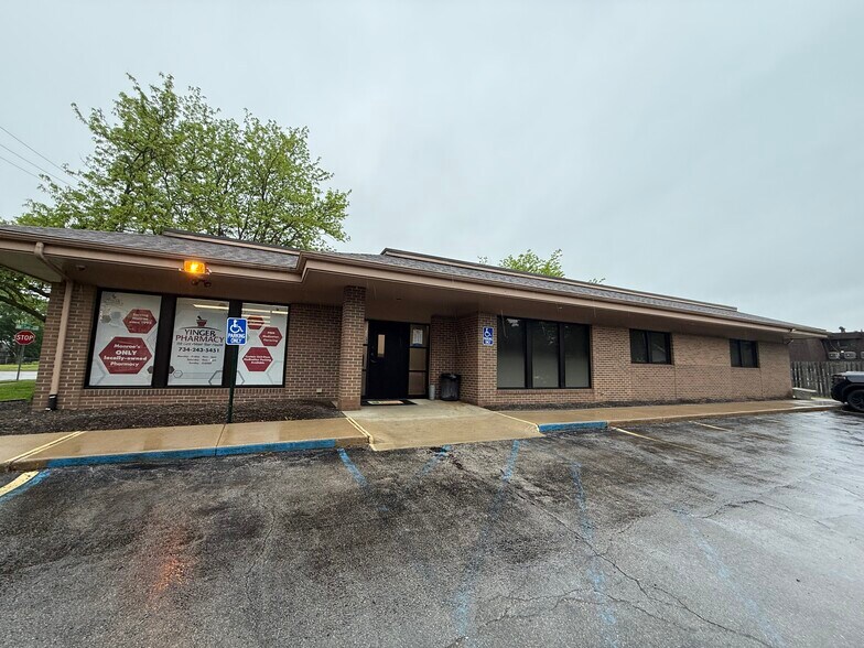 Primary Photo Of 1704 S Custer Rd, Monroe Medical For Sale
