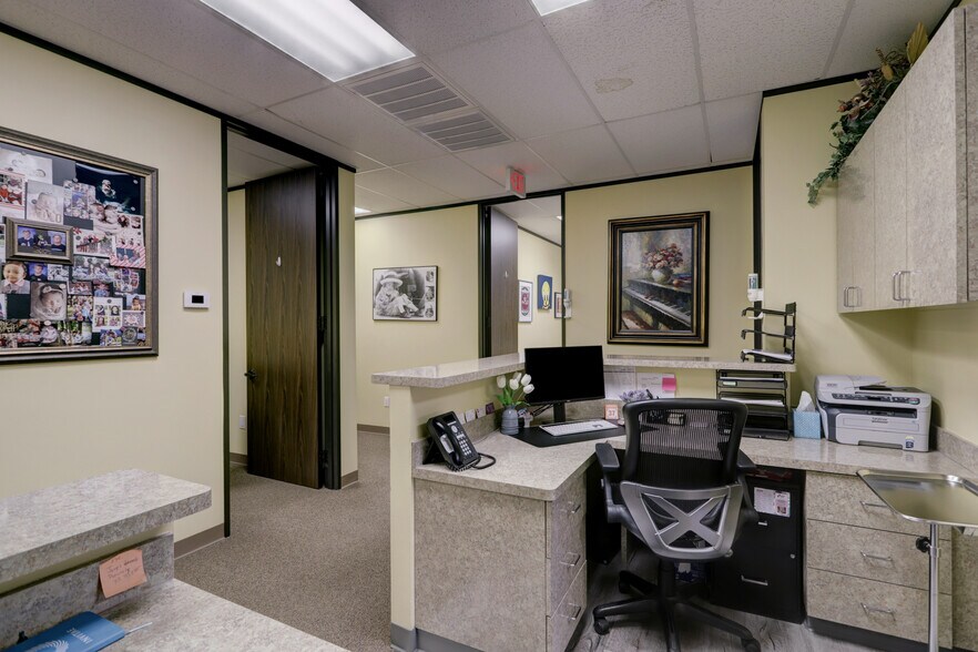 More Photos Of 19701 Kingwood Dr, Kingwood Medical For Sale