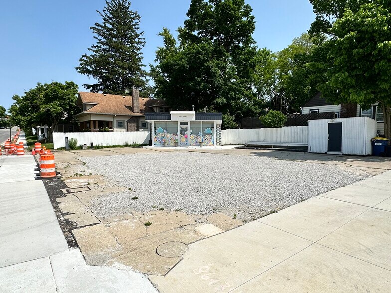 More Photos Of 404 E Washington St, Greencastle Freestanding For Sale