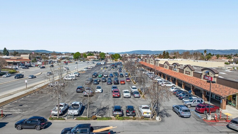 More Photos Of 1701 Airline Hwy, Hollister Freestanding For Lease