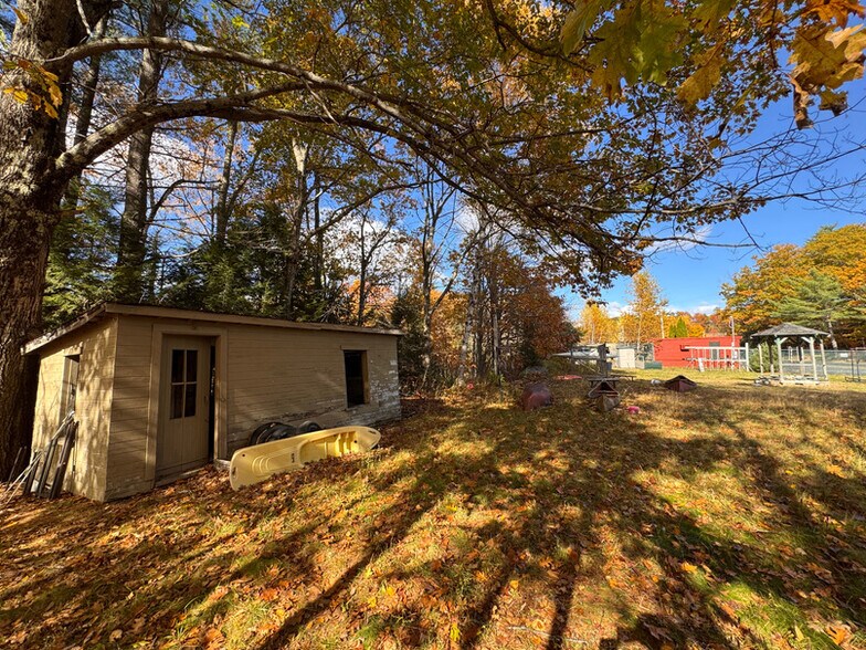 More Photos Of 1005 Augusta Rd, Belgrade Freestanding For Sale