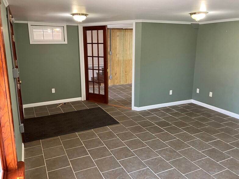 More Photos Of 157 N Main St, Bostic Office For Sale