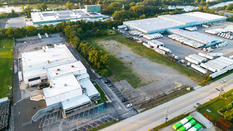 More Photos Of 9191 River Rd, Pennsauken Land For Lease
