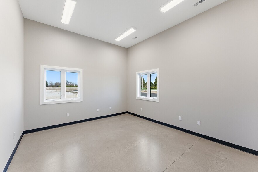 More Photos Of 280 Cr-325 E, Valparaiso Warehouse For Sale