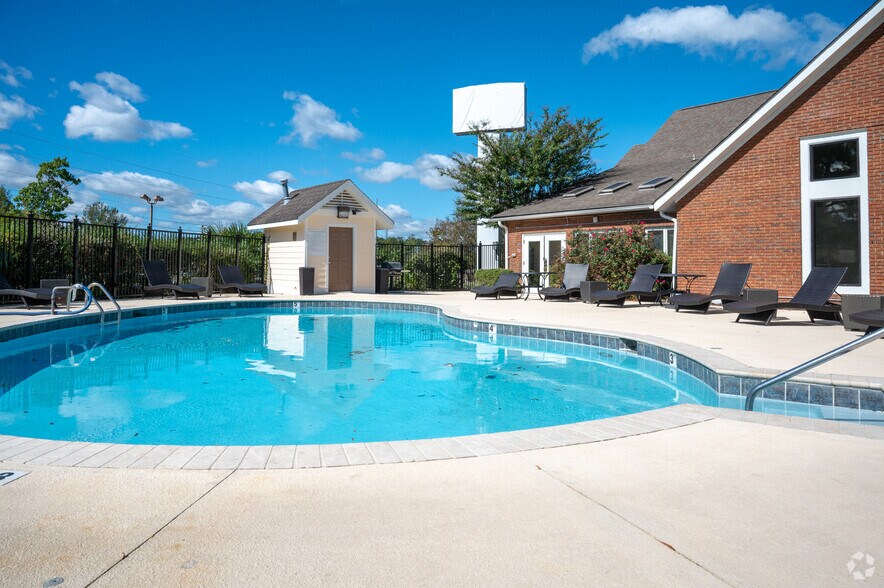 More Photos Of 3 Greenhill Pky, Birmingham Apartments For Sale