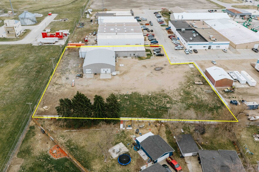 Primary Photo Of 2565 16th Ave, Columbus Light Manufacturing For Sale