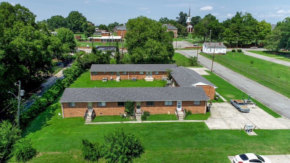 More Photos Of 606 Sampson St, Greensboro Apartments For Sale