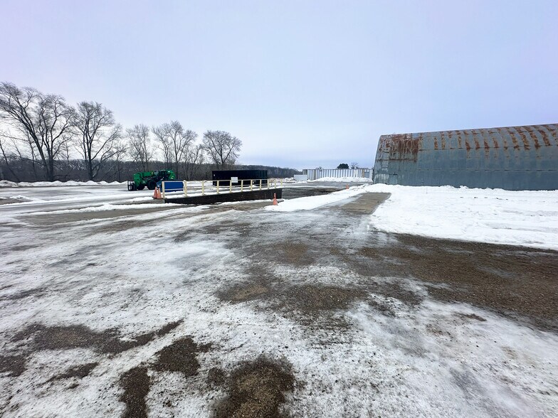 More Photos Of 3510 31st St, Saint Cloud Service For Lease