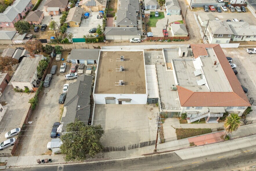 More Photos Of 915 N Willowbrook Ave, Compton Warehouse For Sale