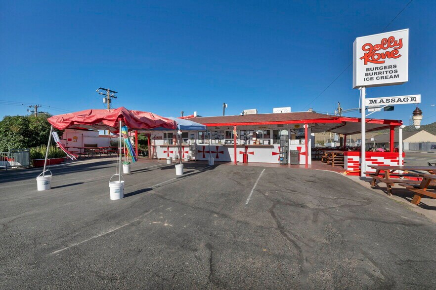 More Photos Of 198 Main St, Bridgeport Restaurant For Sale