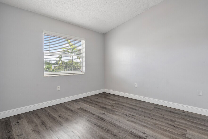 More Photos Of 700-728 SW 81st Ter, North Lauderdale Apartments For Sale