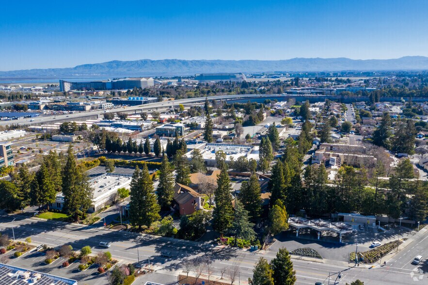 More Photos Of 883 N Shoreline Blvd, Mountain View Unknown For Lease