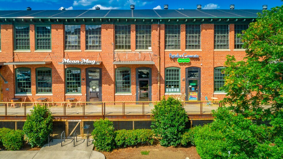 More Photos Of 205 Manufacturers Rd, Chattanooga General Retail For Lease