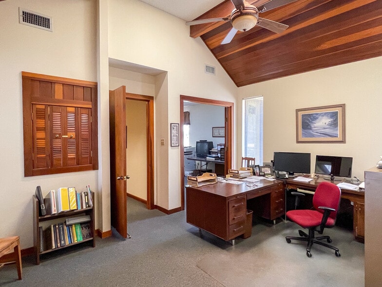 More Photos Of 2924 Brakley Dr, Baton Rouge Office For Sale