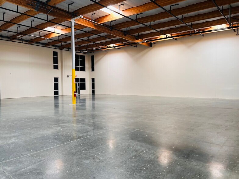 More Photos Of 2070 W 11th St, Upland Warehouse For Lease