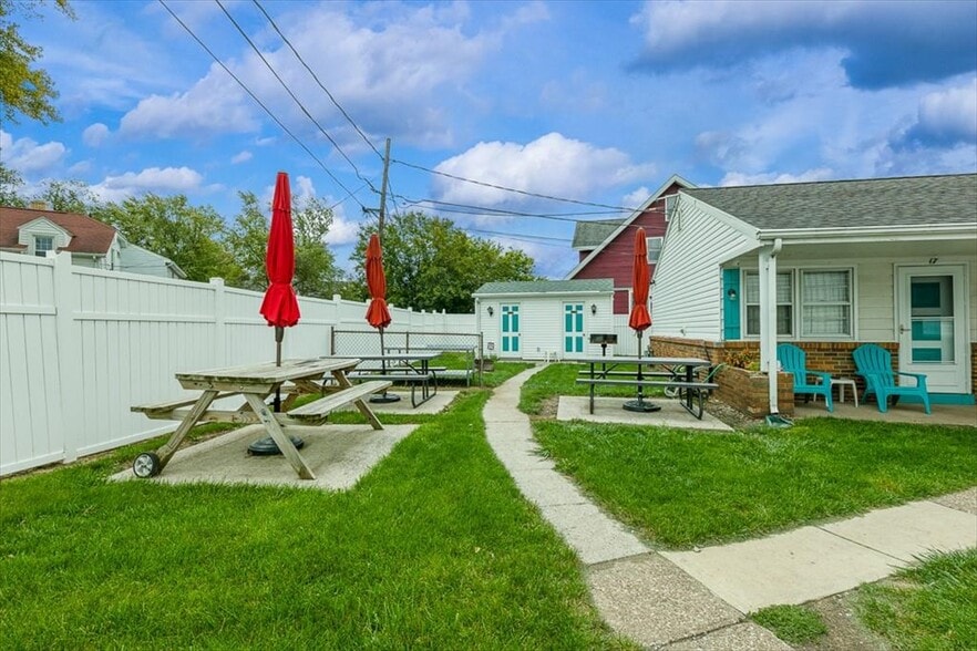 More Photos Of 3107 W Lake Rd, Erie Hotel For Sale