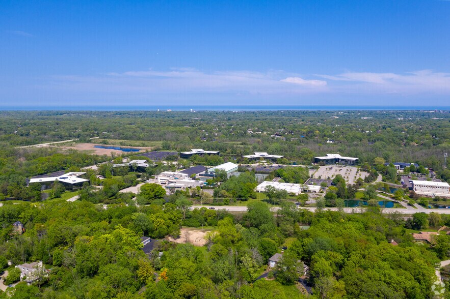 More Photos Of 2333 Waukegan Rd, Bannockburn Unknown For Lease