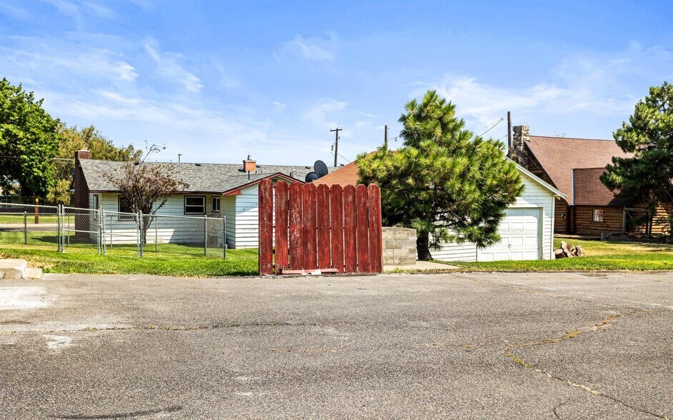 More Photos Of 720 Franklin Rd, Tieton Religious Facility For Sale