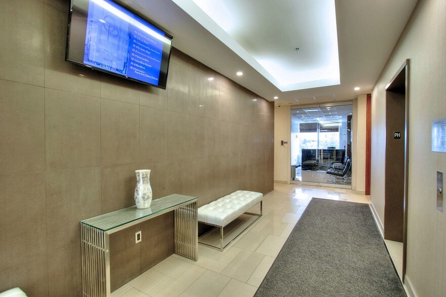 Primary Photo Of 7368 Yonge St, Vaughan Office For Lease