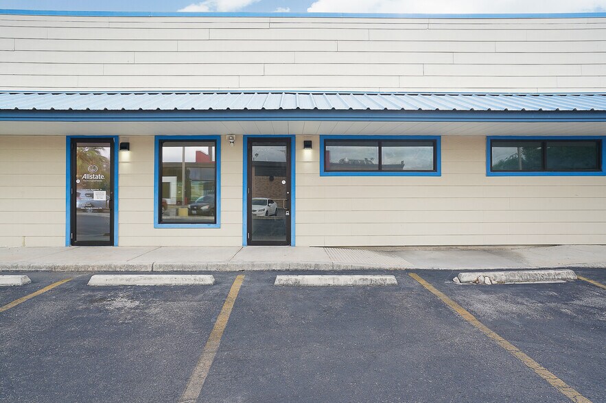 More Photos Of 2430 E Southcross Blvd, San Antonio Storefront For Lease