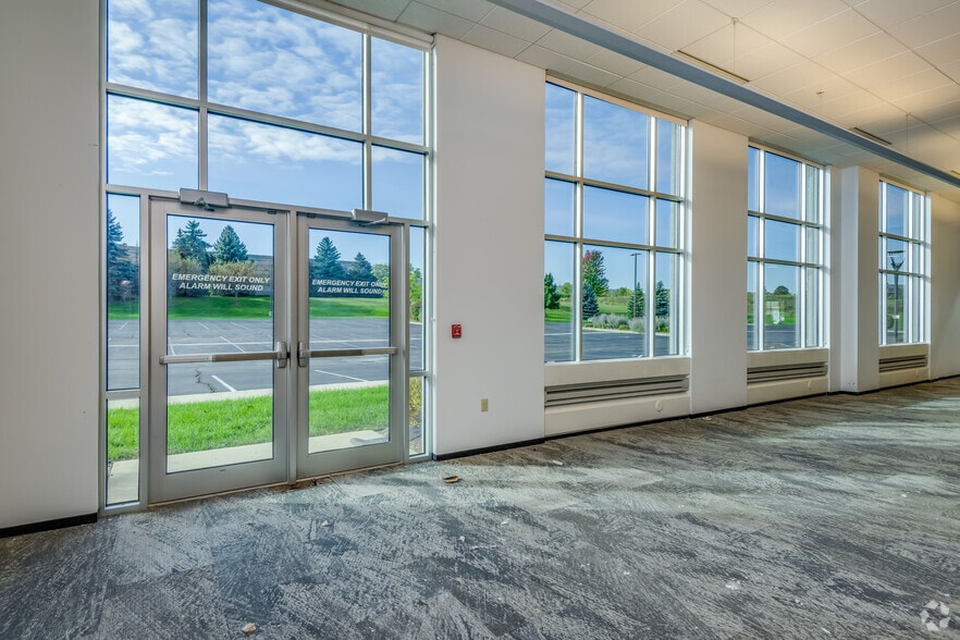 More Photos Of W233N2095 Ridgeview Pky, Waukesha Warehouse For Lease