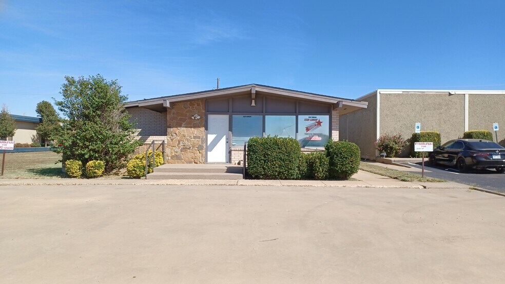 More Photos Of 2620 Yonkers St, Plainview Medical For Lease