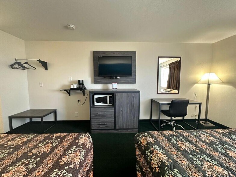 More Photos Of 402 N 12th St, Tecumseh Hotel For Sale
