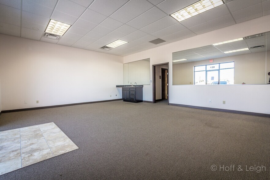 More Photos Of 4615 Town Center Dr, Colorado Springs Warehouse For Lease