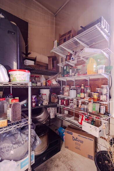 More Photos Of 1525 16th St, Central City General Retail For Sale