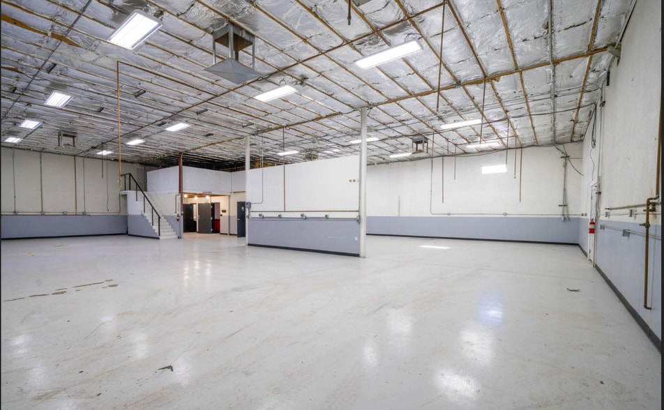 More Photos Of 1055 Empire Dr, Lake Havasu City Distribution For Lease