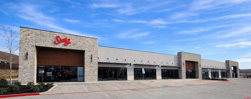 More Photos Of 7525 Summer Creek Dr, Fort Worth General Retail For Lease