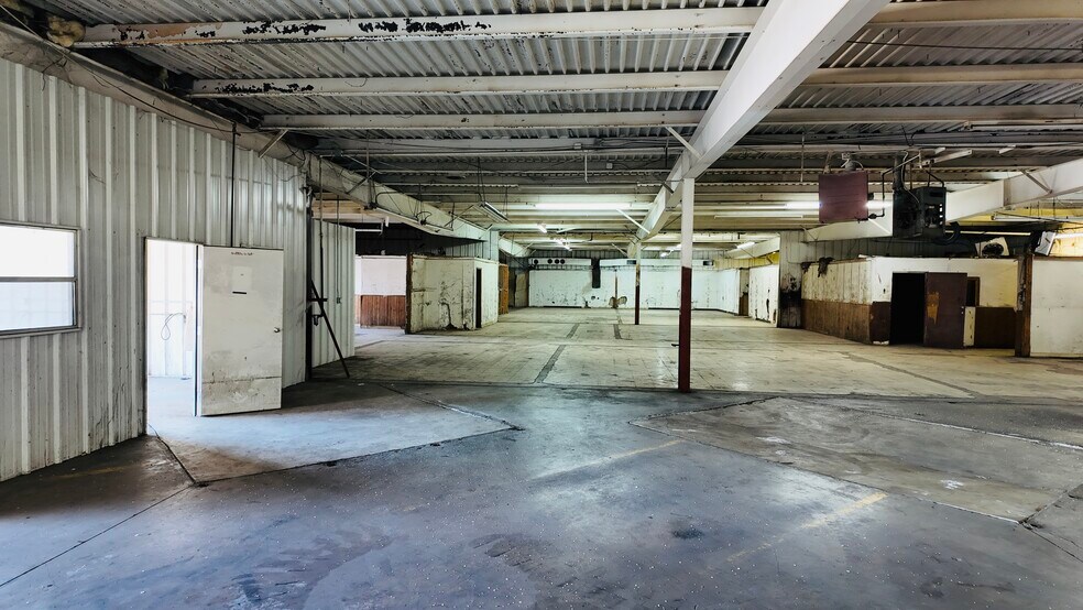 More Photos Of 1520 S Central Ave, Oklahoma City Manufacturing For Lease