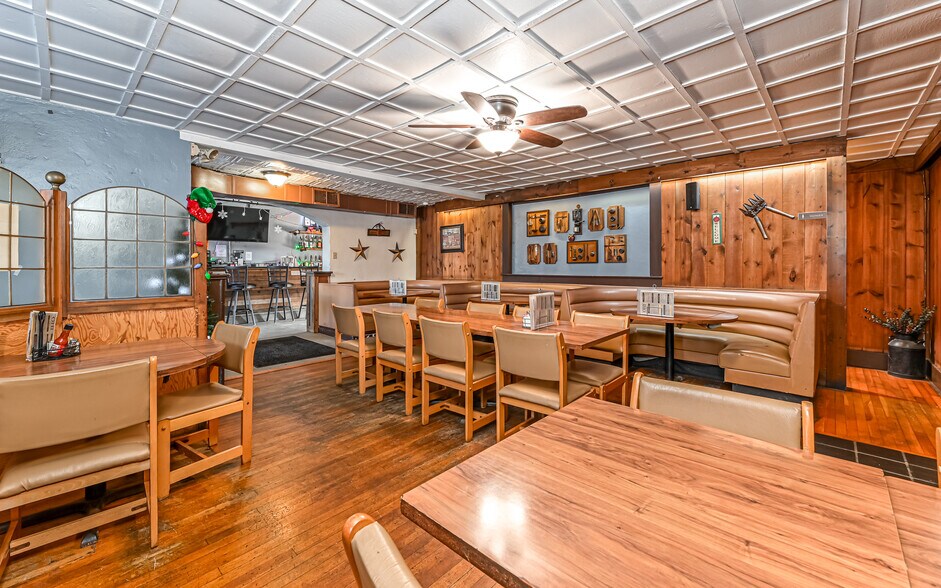 More Photos Of 125 Main St, Hickory Restaurant For Sale