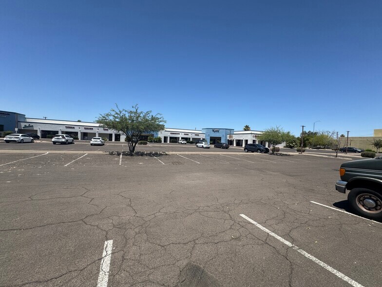 More Photos Of 116 N Lindsay Rd, Mesa Unknown For Lease