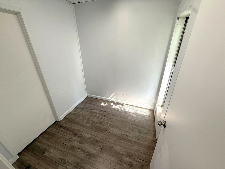 More Photos Of 6308 Woodman Ave, Van Nuys Loft Creative Space For Lease