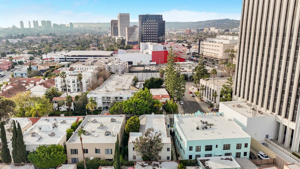 More Photos Of 728 S Genesee Ave, Los Angeles Apartments For Sale
