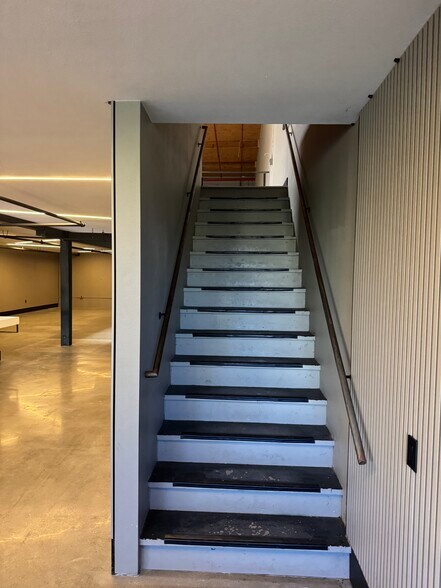 More Photos Of 4125 Market St, Ventura Light Manufacturing For Sale