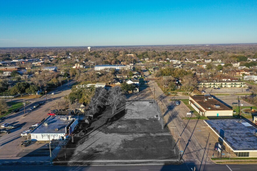 More Photos Of 1409 N Navarro, Victoria Land For Sale