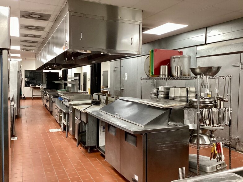 More Photos Of 1310 Tiger Blvd, Clemson Restaurant For Lease