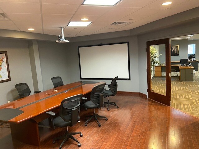 More Photos Of 195 Route 9 S, Manalapan Township Office For Lease