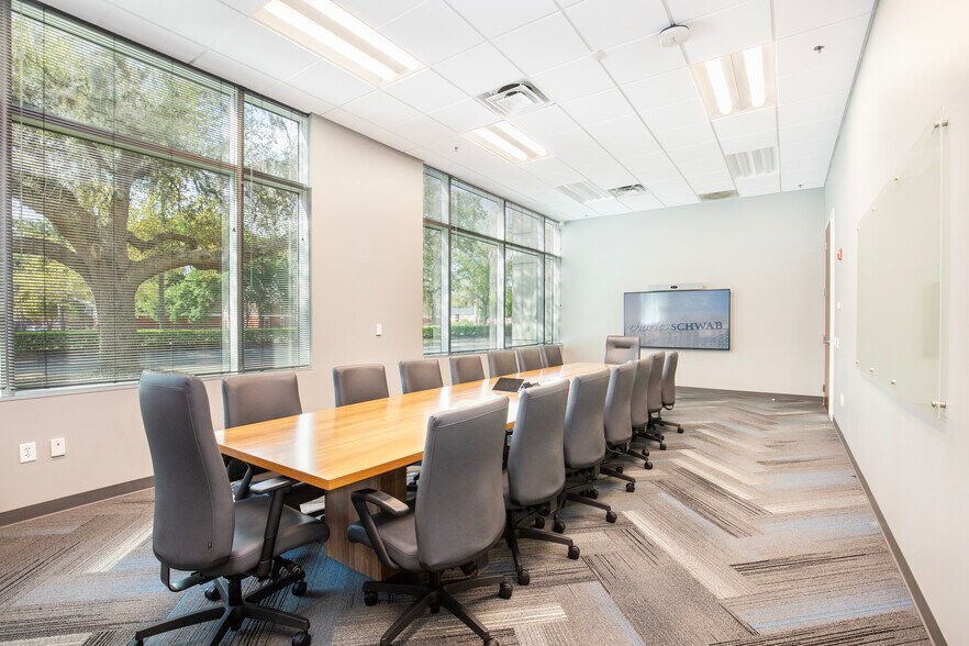 More Photos Of 70 S Keller Rd, Orlando Office For Sale