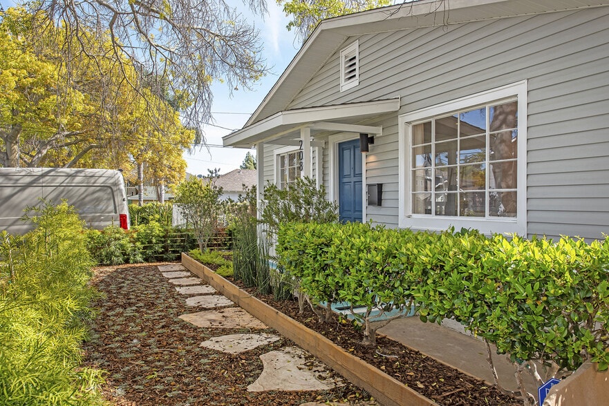More Photos Of 208 S Voluntario St, Santa Barbara Apartments For Sale