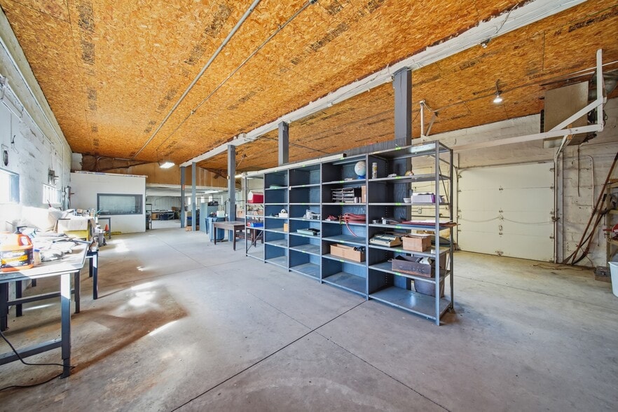 More Photos Of 208 Irwin St, Brooklyn Manufacturing For Sale