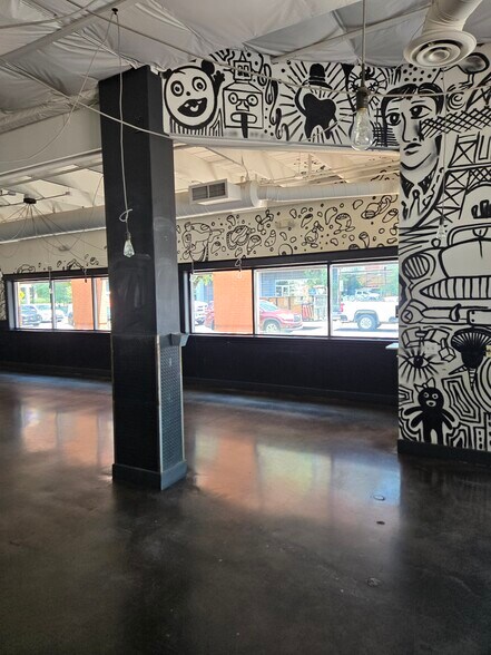 More Photos Of 4 E University Dr, Tempe Restaurant For Lease