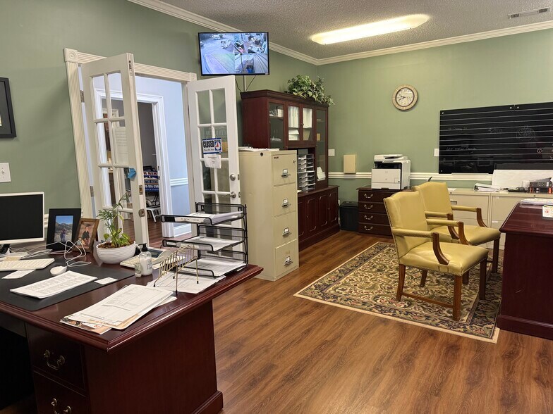 More Photos Of 400 Highway 81 E, Mcdonough Office For Lease