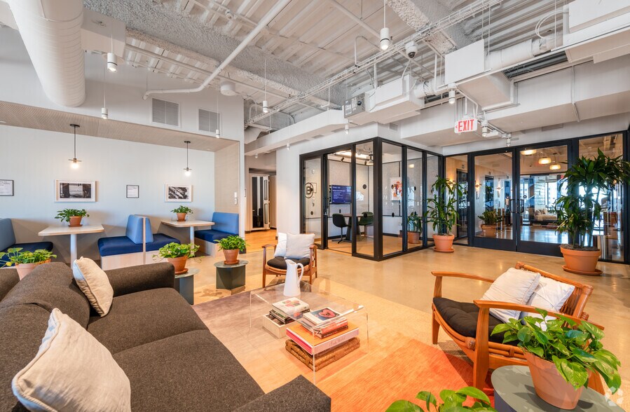 More Photos Of 33 Arch St, Boston Coworking Space