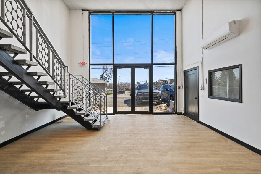 More Photos Of 6-12 Hoover Ave, Haverstraw Warehouse For Lease