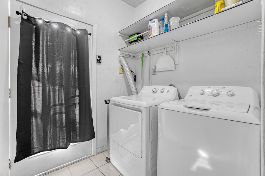 More Photos Of 2536 Atlantic Ave, Long Beach Multifamily For Sale